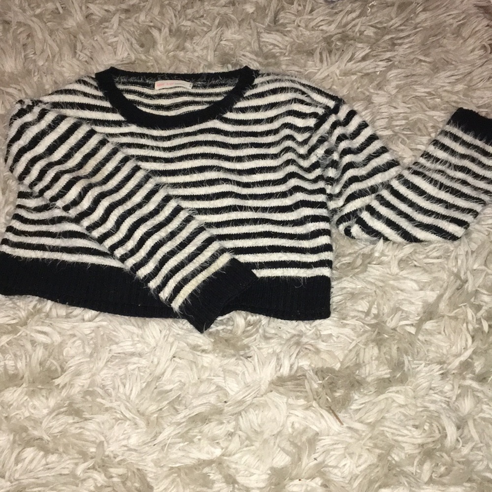Cropped fuzzy long sleeve sweater